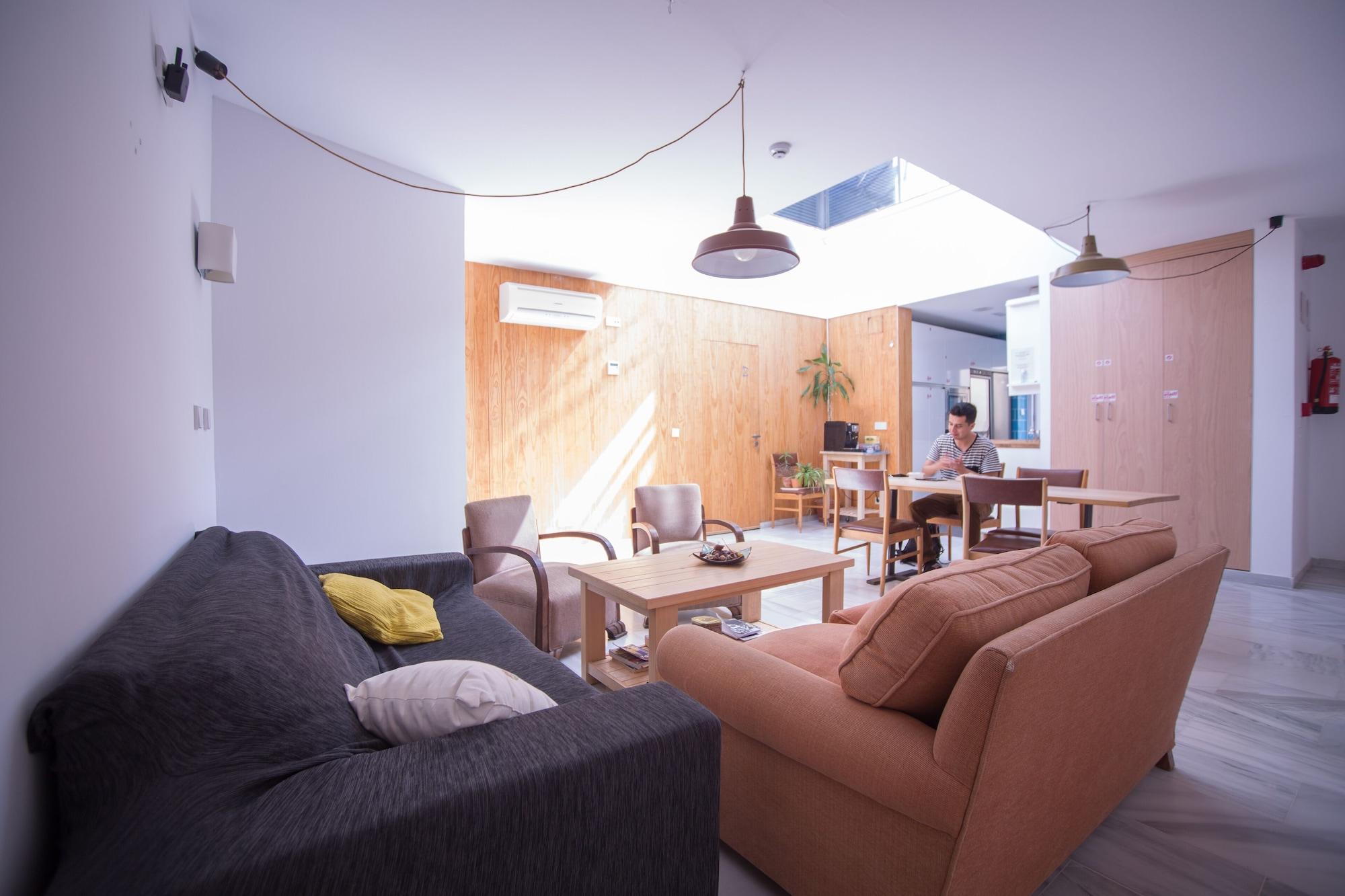 The Nomad Hostel&Pension Seville Exterior photo