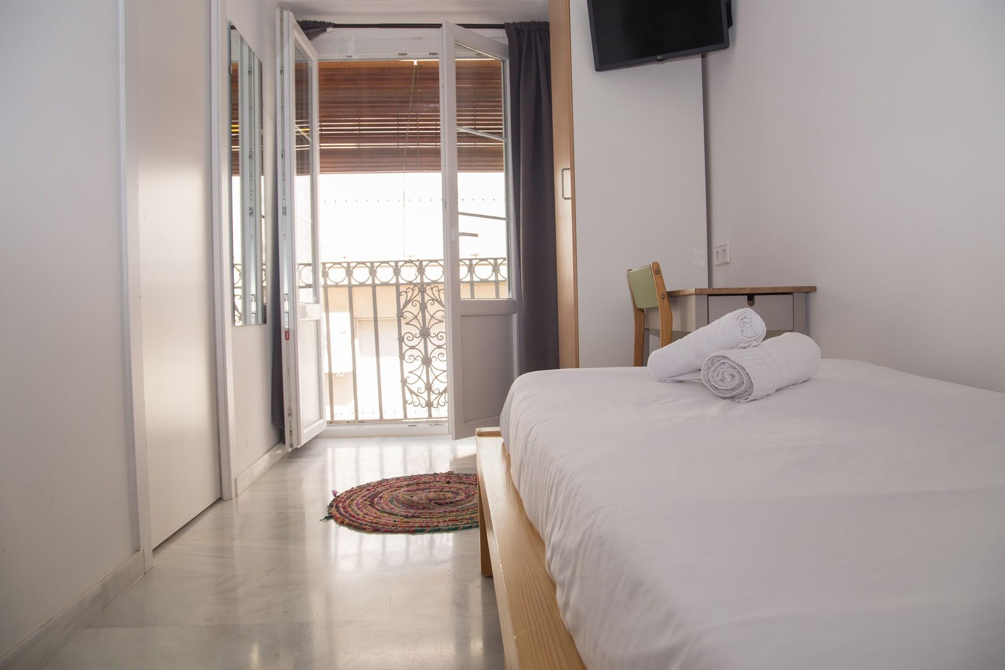 The Nomad Hostel&Pension Seville Exterior photo