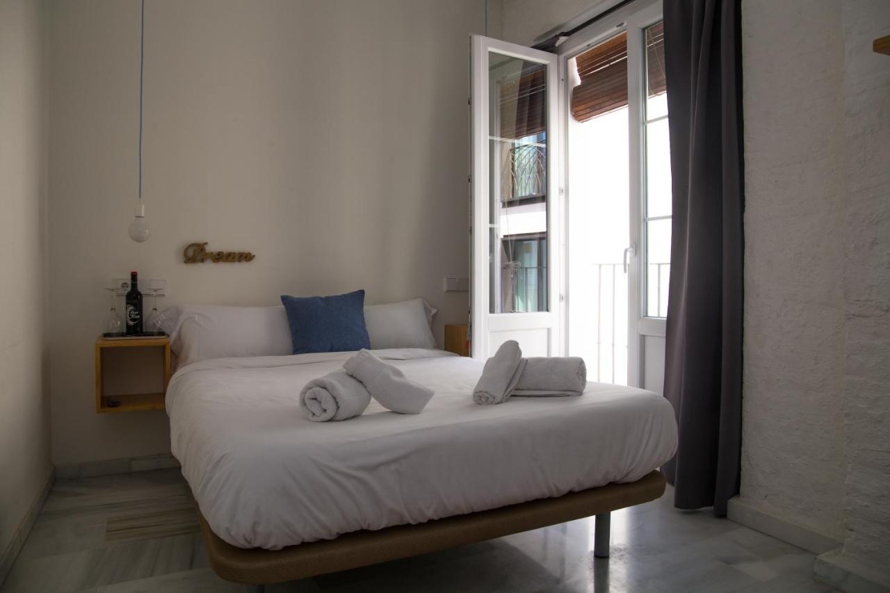 The Nomad Hostel&Pension Seville Exterior photo
